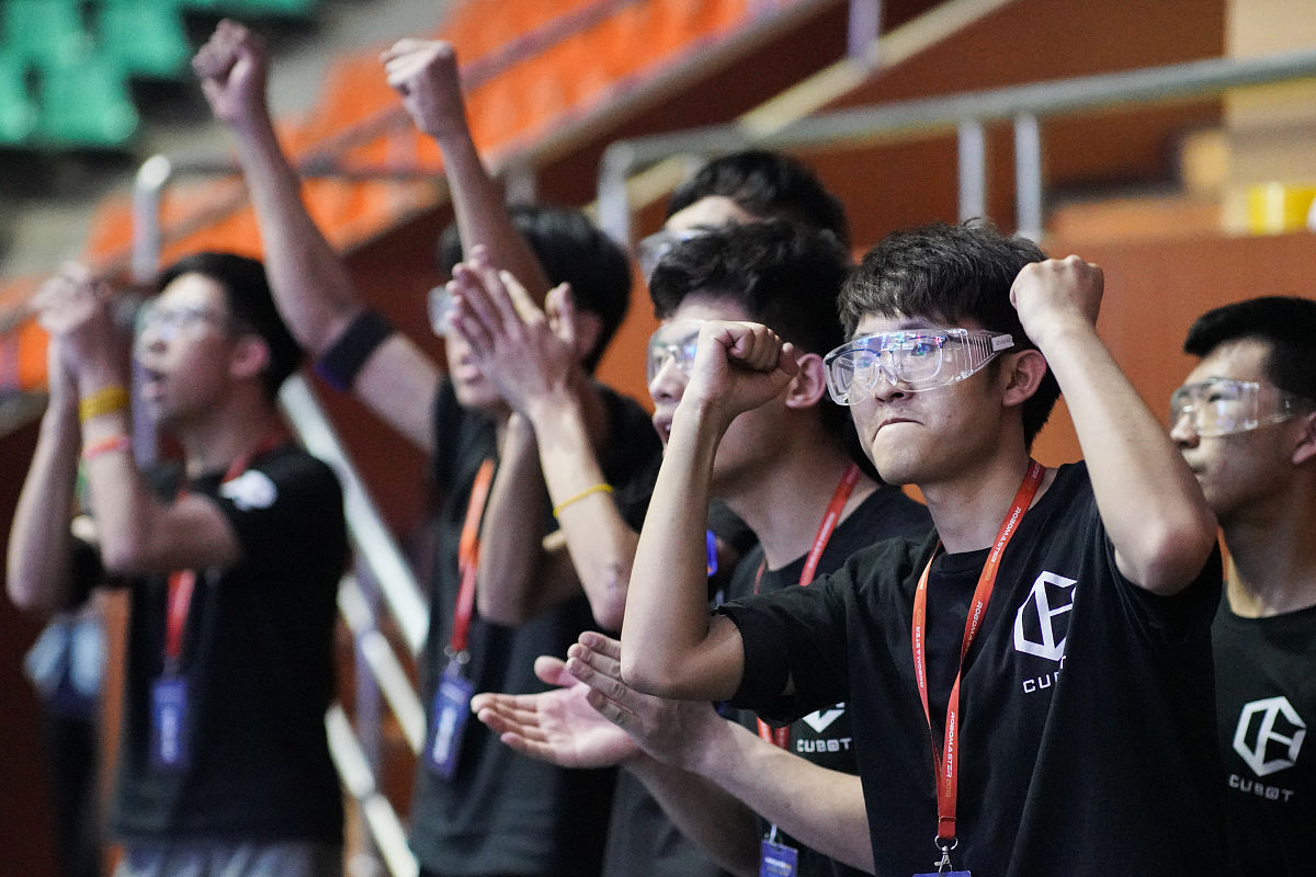 2019年5月25日,陕西西安,2019机甲大师赛中部分赛区16强:东北林业大学