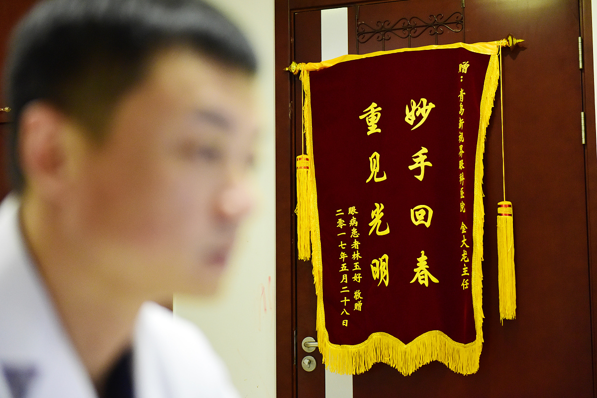 初中毕业生如何成为空乘？实现你的航空梦