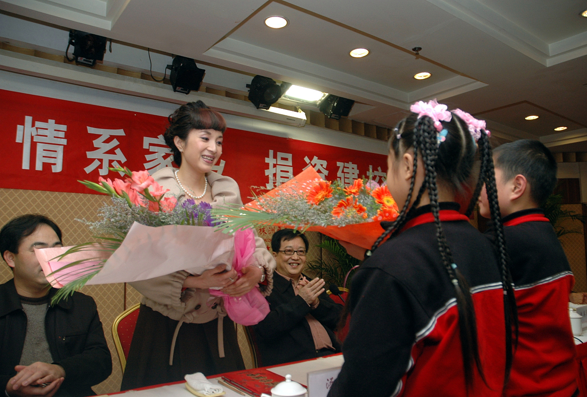 (长沙媒体24小时内谢绝下载,谢谢合作)2007年3月1日下午,在株洲华天大