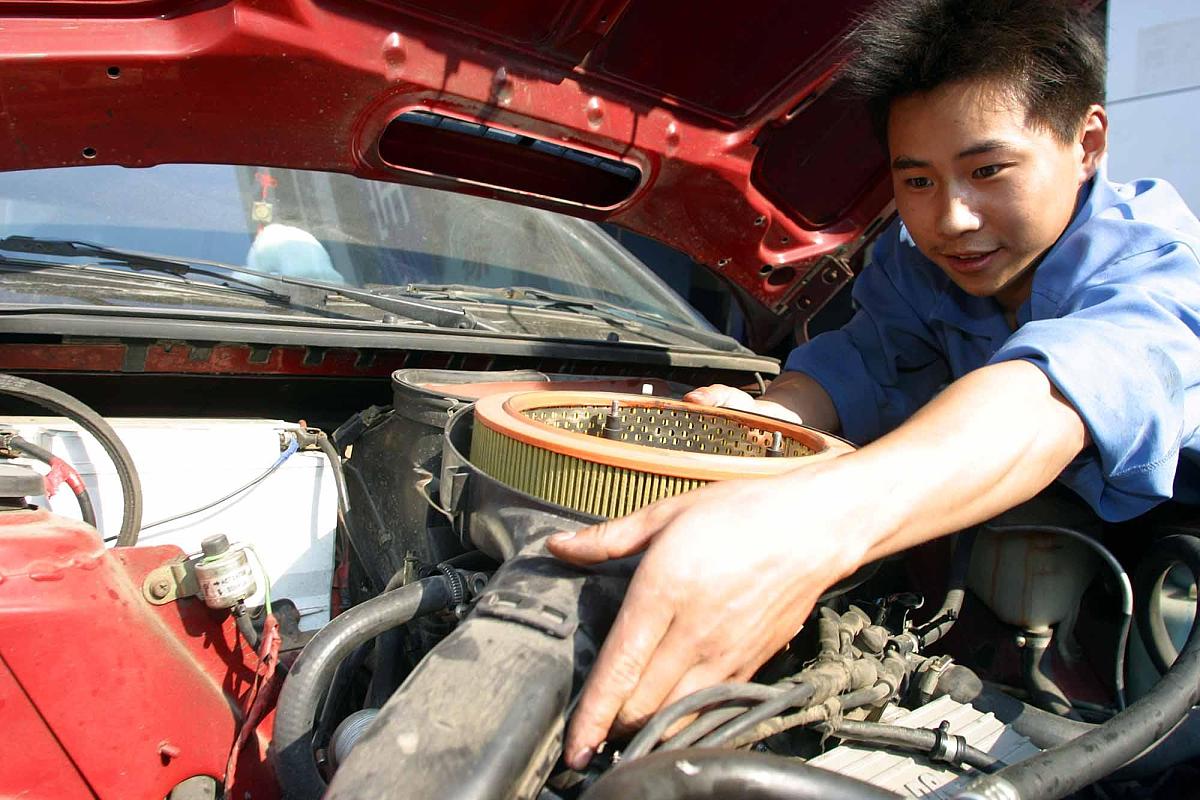 广东2023年汽修学校就业前景分析：选择一所好的汽修学校至关重要