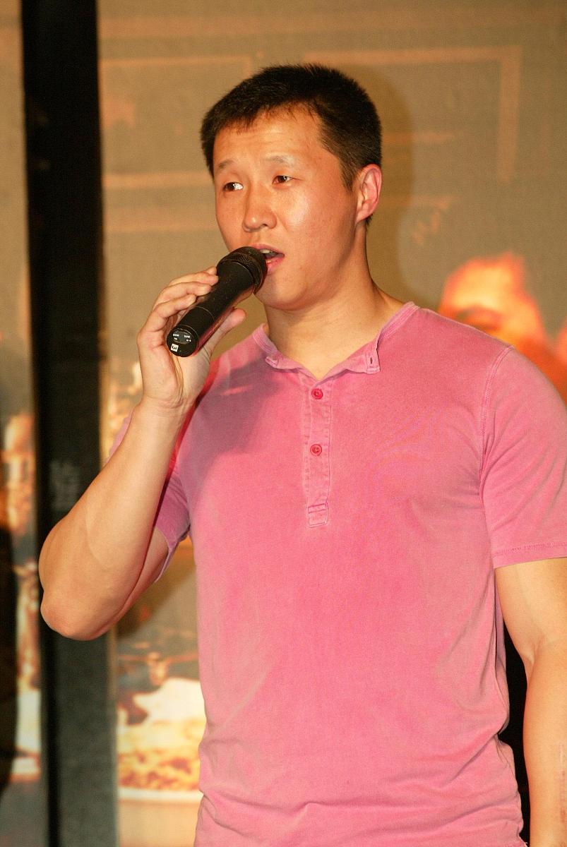 2004年4月26日,香港.刘德华担任出品人,曾志伟监制,黄精甫导演的《江