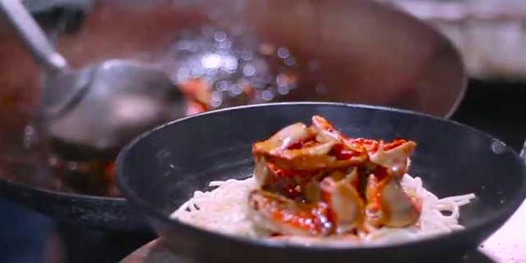 「视频」今天晚饭吃什么?美味易做的蟹脚热干面了解一下!