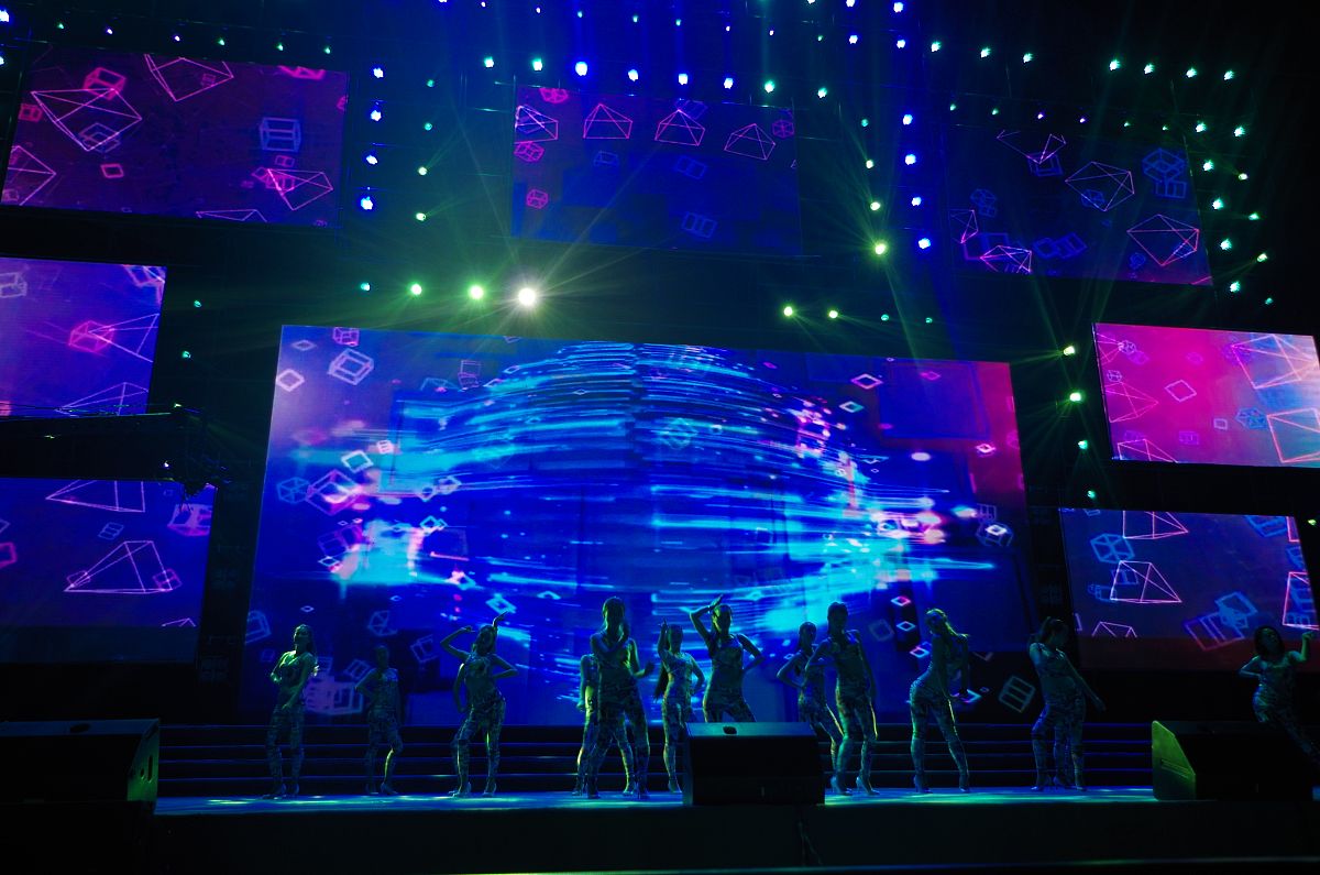 以音乐和未来之间的联系是什么？为题写一篇700字文章