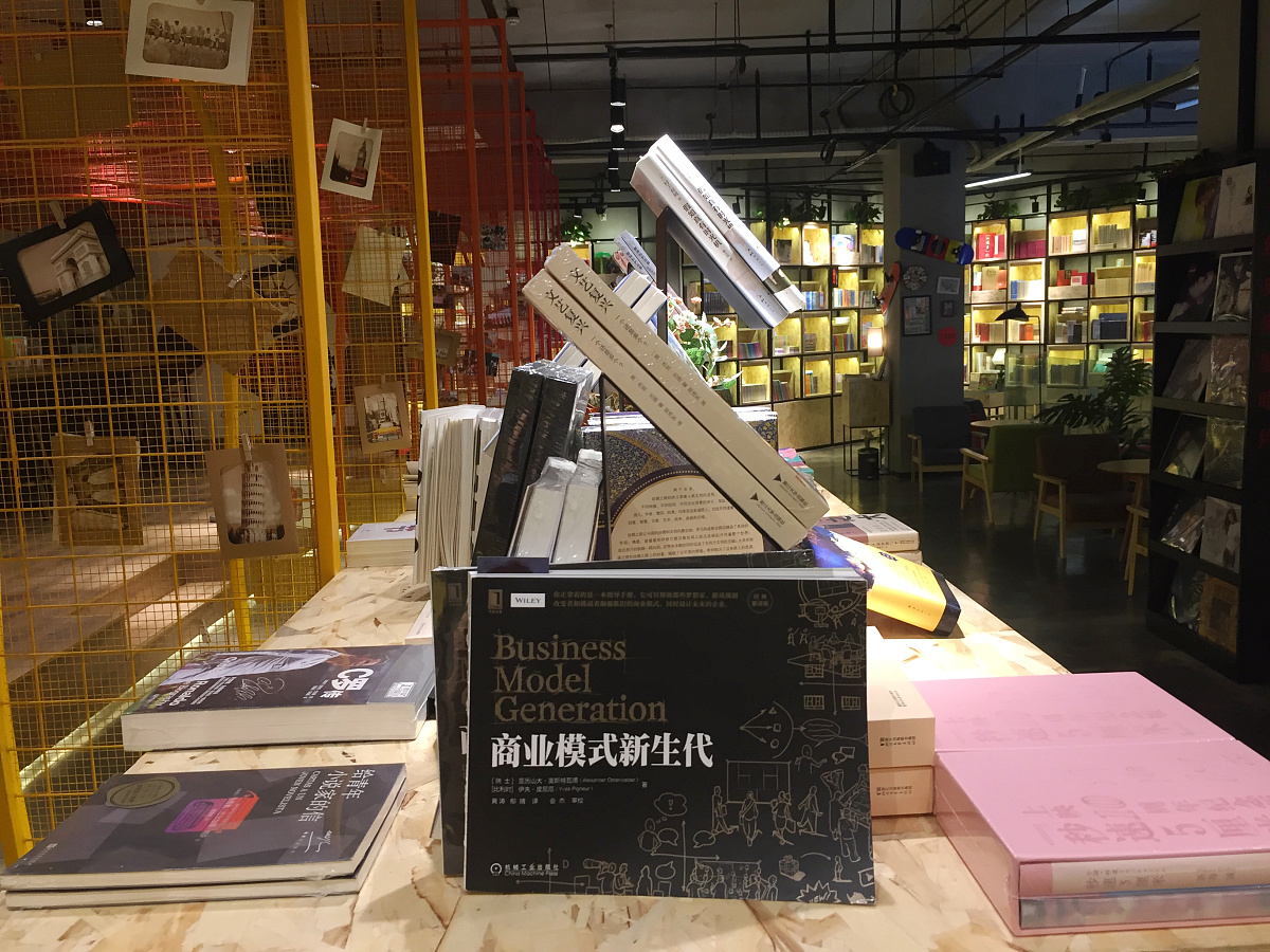 培养儿童观察美的眼睛这一说法并没有明确的出处但可以说是一个基于美学理论和儿童教育实践经验的综合性观点。在教育和美学领域中有一些著名的学者和作家曾经提出过类似的美学体验不只是欣赏艺术品也是对于周围世界的感知和理解。的出处这句话的出处可以追溯到法国哲学家、美学家米歇尔·福柯Michel Foucault的著作《论文化与知识》The Order of Things中。在该书中福柯提到美学体验可以扩展到人