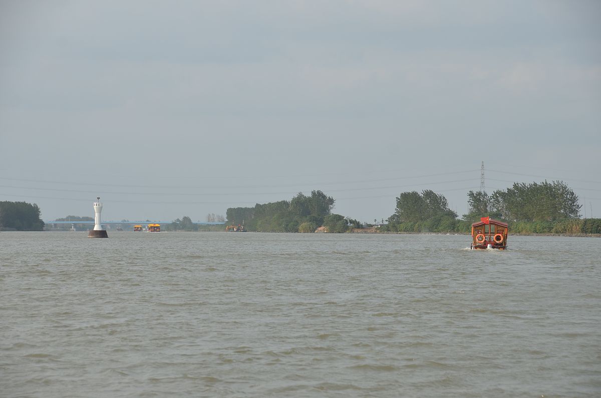 沿江城镇带：地理位置、经济发展、交通、文化和生态保护