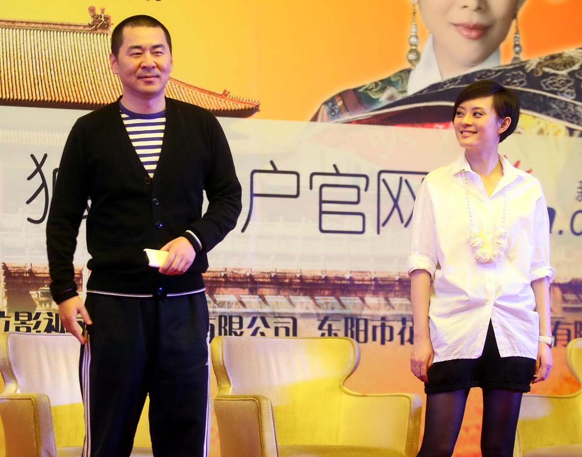 且试天下剧情介绍：明朝末年的权谋与爱情