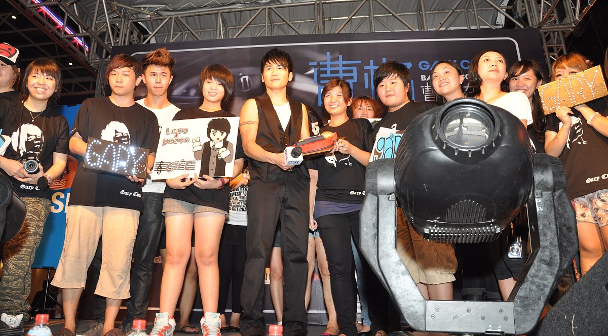 2011年4月27日讯,马来西亚,久违大马歌迷3年的曹格,早前专程回家乡马