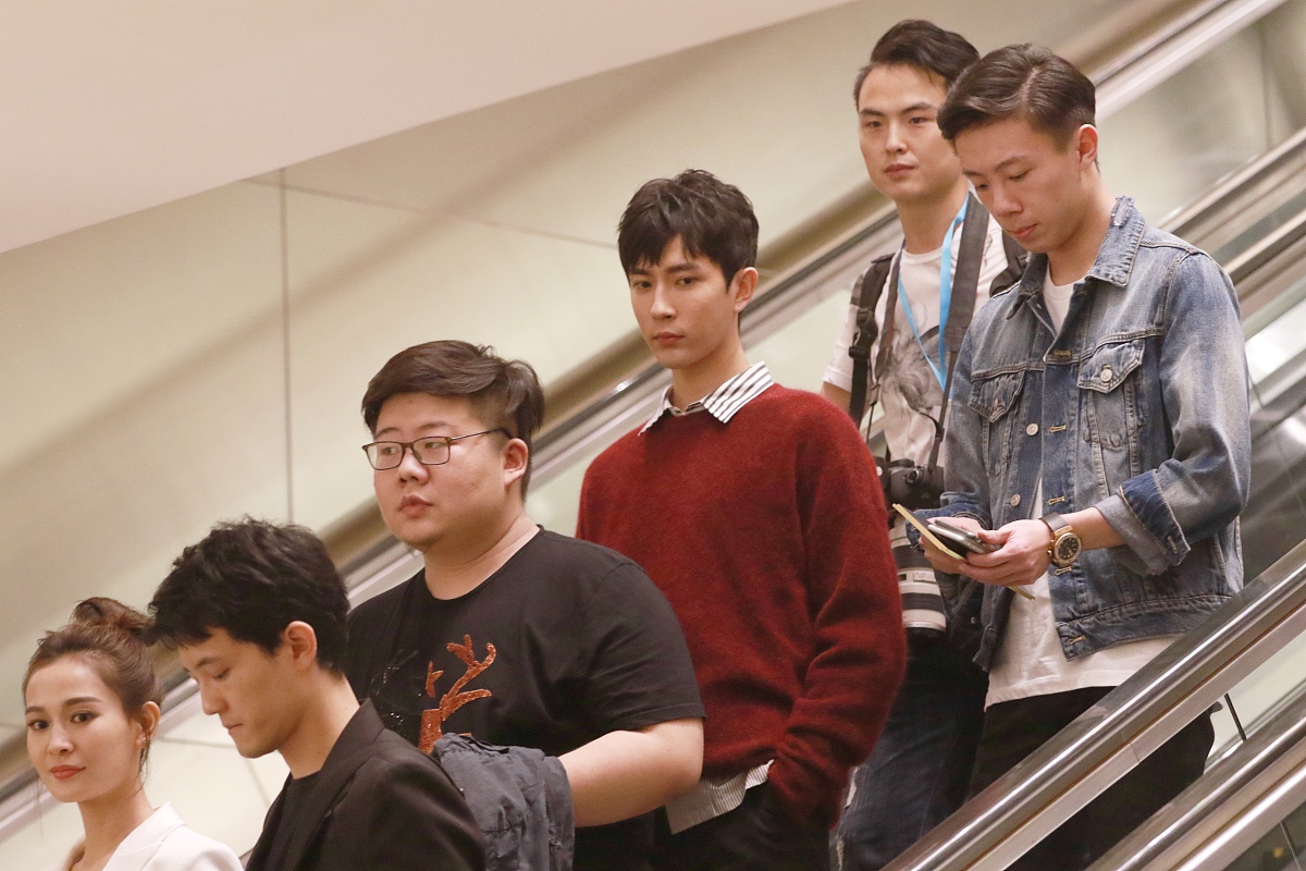 阳光男孩与文静女孩：赵建飞和小美的爱情故事