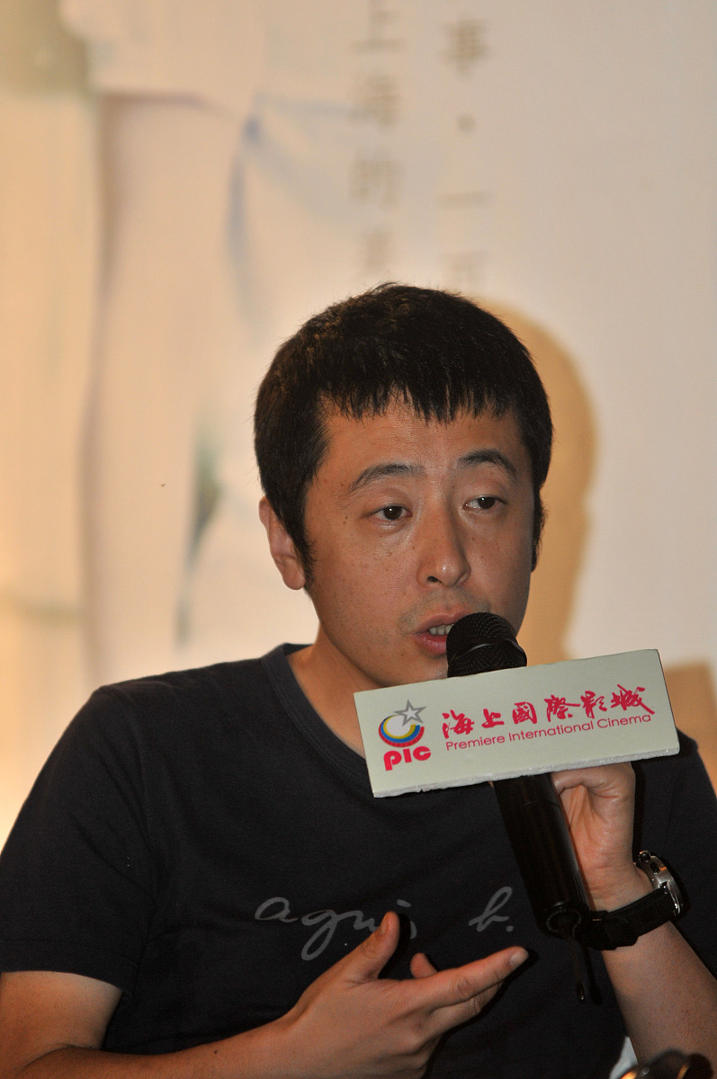 2010年7月4日,浙江宁波,电影《海上传奇》宣传发布会.  (应摄影师要求