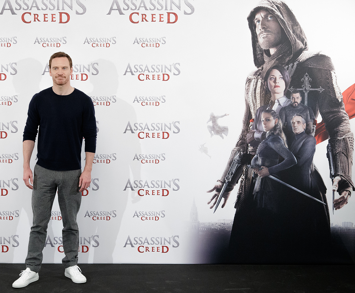 根据以下文章写一篇全新的中文文章需要新的标题不少于1500字。原文如下《刺客信条：幻景》加入怀旧滤镜 可让画面更像1代时间：2023-06-10 091344来源：gamingbolt作者：3DM编译编辑：豆角5育碧今天释出的《刺客信条：幻景》幕后视频回归本源专注介绍了该作回归系列原点的玩法要素比如跑酷、潜行、刺杀恢复融入人群的系统带来一个更加经典的游戏体验。然而这并不是这款动作冒险游戏吸引系列老