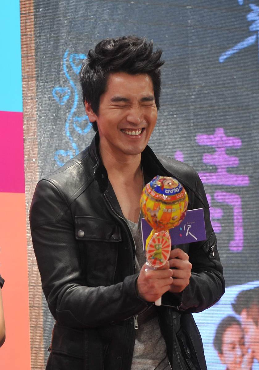 2012年05月14日,北京,电影《第一次》男生情歌告白会举行.***_***赵又