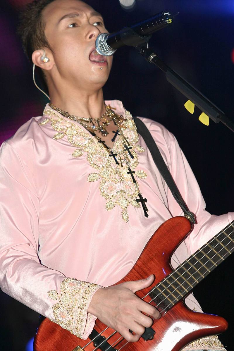 2005年9月3日,"beyond的故事上海告别演唱会"在上海体育馆火爆上演.++