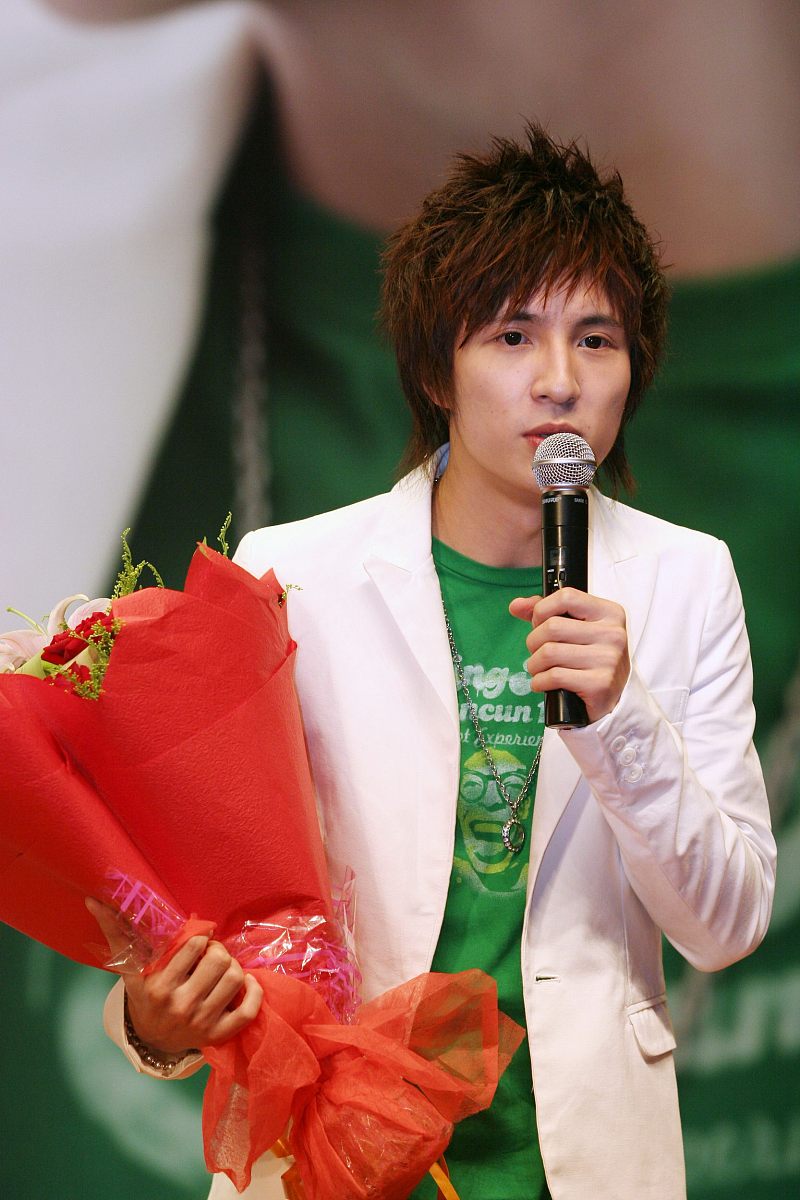 2007年7月31日,北京,"我型我秀"人气王薛之谦宣传第二张专辑《你过得