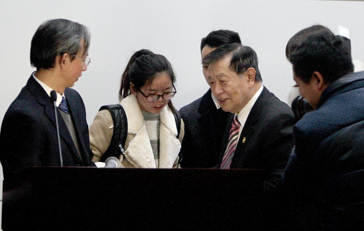 揭秘肯尼迪总统被杀案,克林顿桃色案等<strong>世界</strong>名案,数百名南开学子慕名