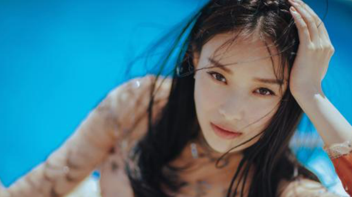 超温馨!与井柏然分手后倪妮庆30岁生日,父母送蛋糕陪伴