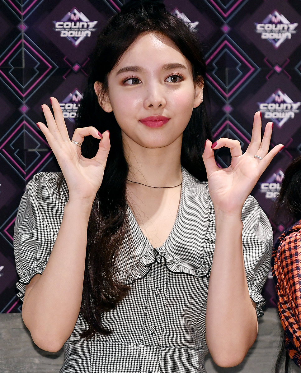 2018年11月8日,韩国首尔,明星参加《m! countdown》节目录制.***_***t