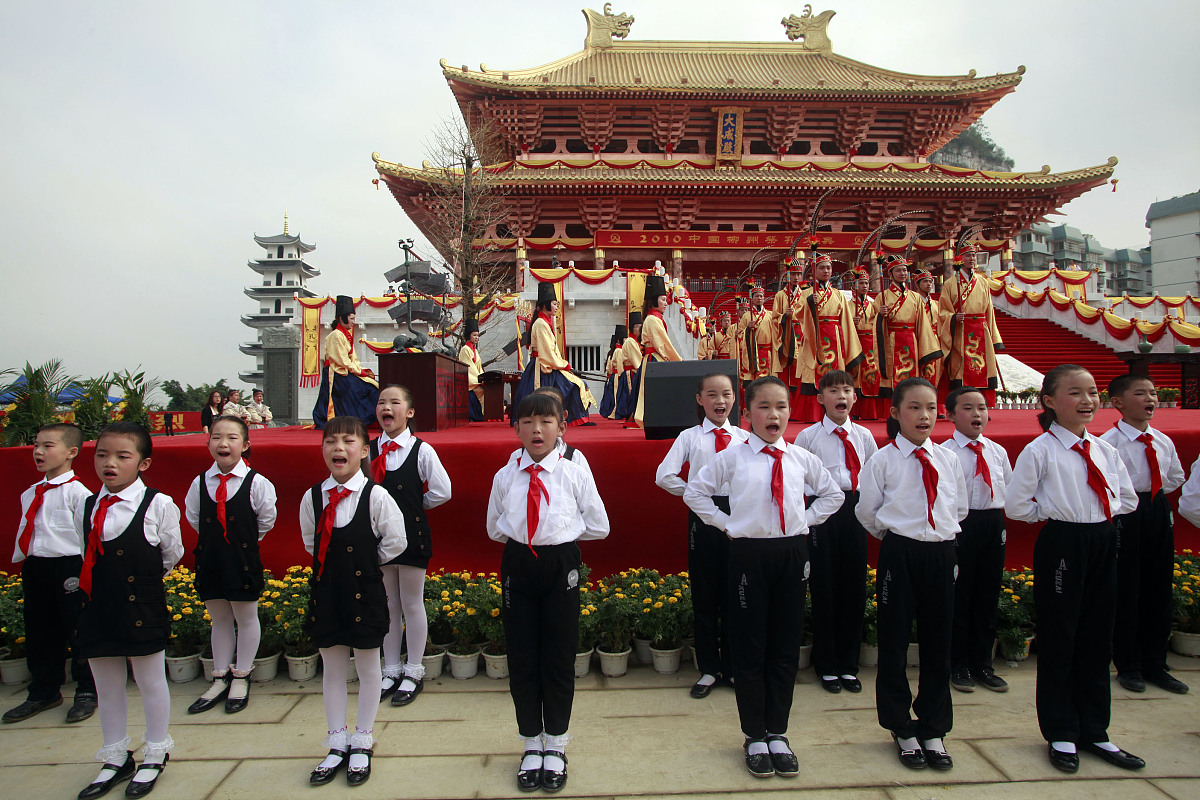 以儒家思想在中国文化中的地位为题写一篇1200字文章