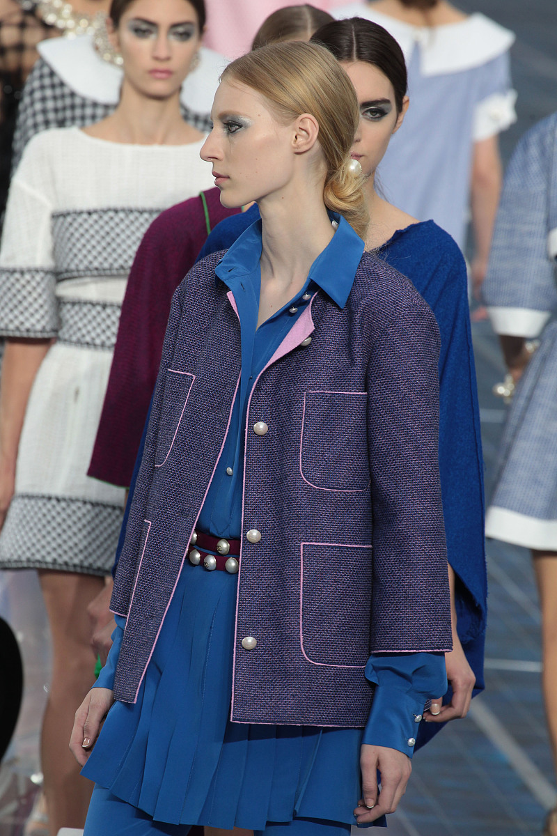 2012年10月3日讯,巴黎,当地时间10月2日,2013巴黎时装周(春夏):chanel