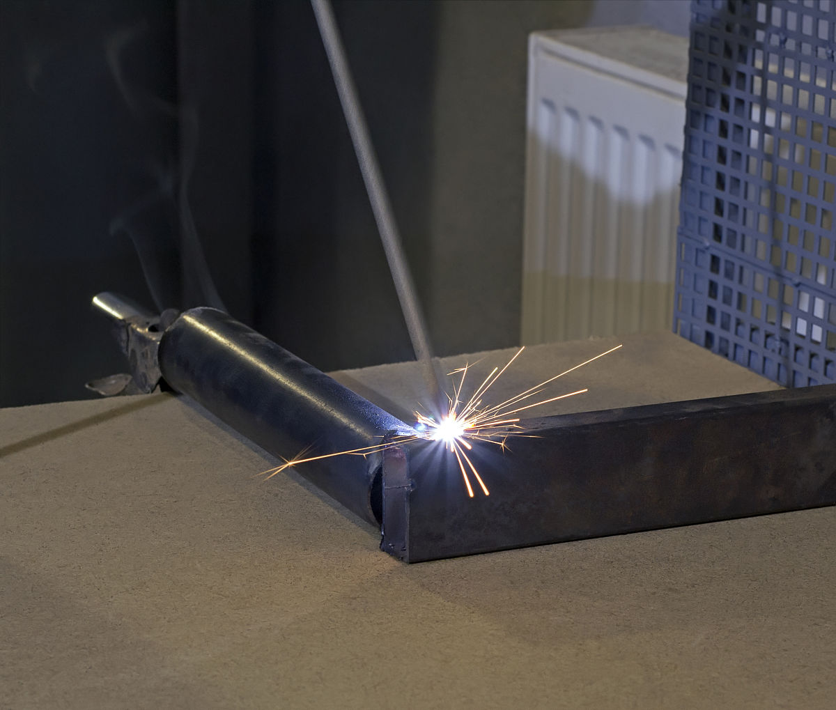 钛合金增材制造热源选择指南：激光、电子束或其他？