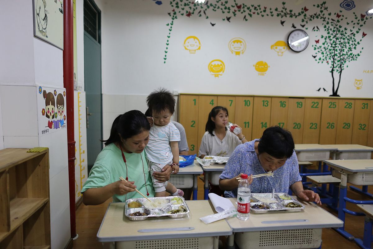 成都公办幼师学校考试和实习安排：培养合格幼儿教师