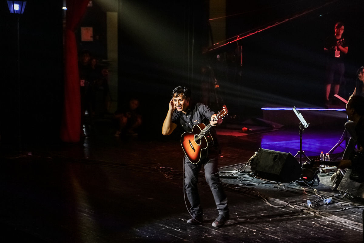 评估工业音频降噪效果的主要指标包括降噪程度、信噪比、失真程度等。