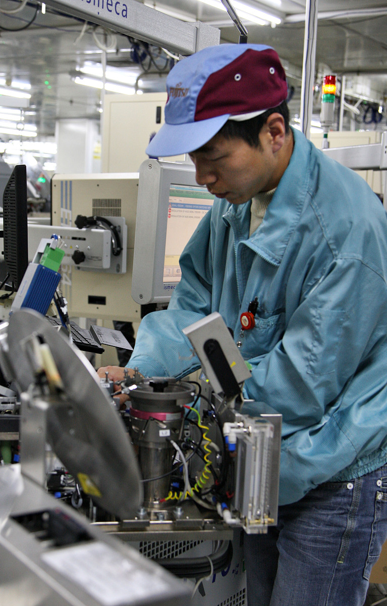 重庆微电子工业学校2022年招生专业：微电子技术，未来发展前景广阔