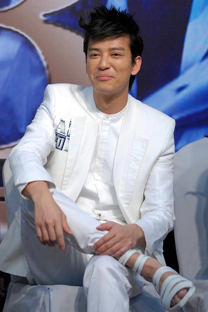 2010年4月27日,杭州,电影《a面b面》举行演员见面会.***_***+++_+++a