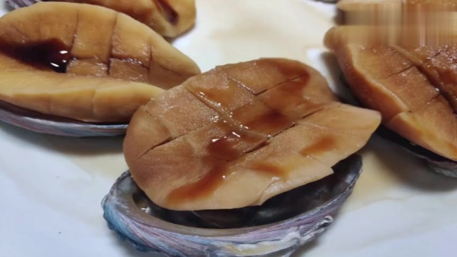 速冻鲍鱼蒸出来以后,感觉像酱豆腐