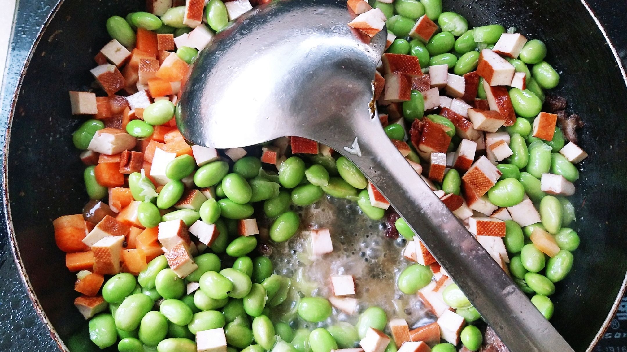 “毛豆炒豆干”简单最好吃的方法,零难度,厨房新人也会做!
