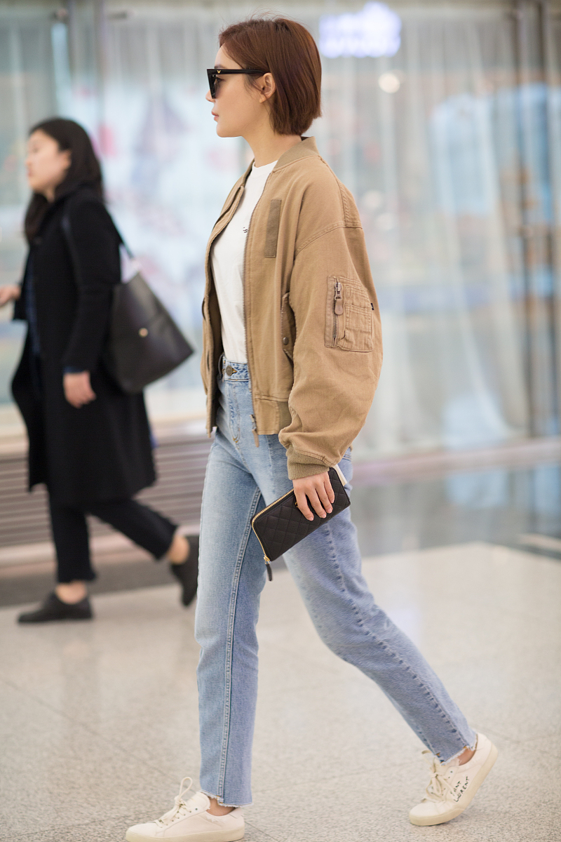 卫衣搭配什么裤子好看