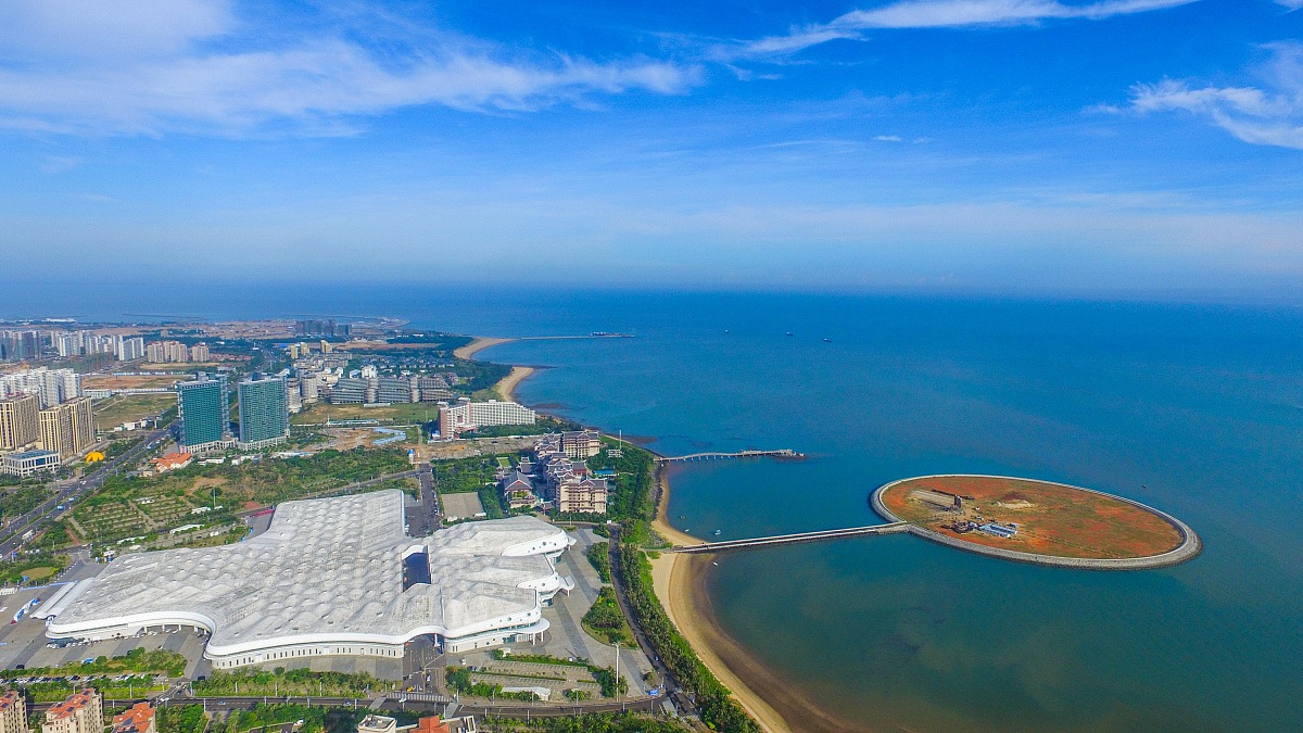 ***_***2017年6月28日,百米高空航拍海南国际会议展览中心,这座外形似