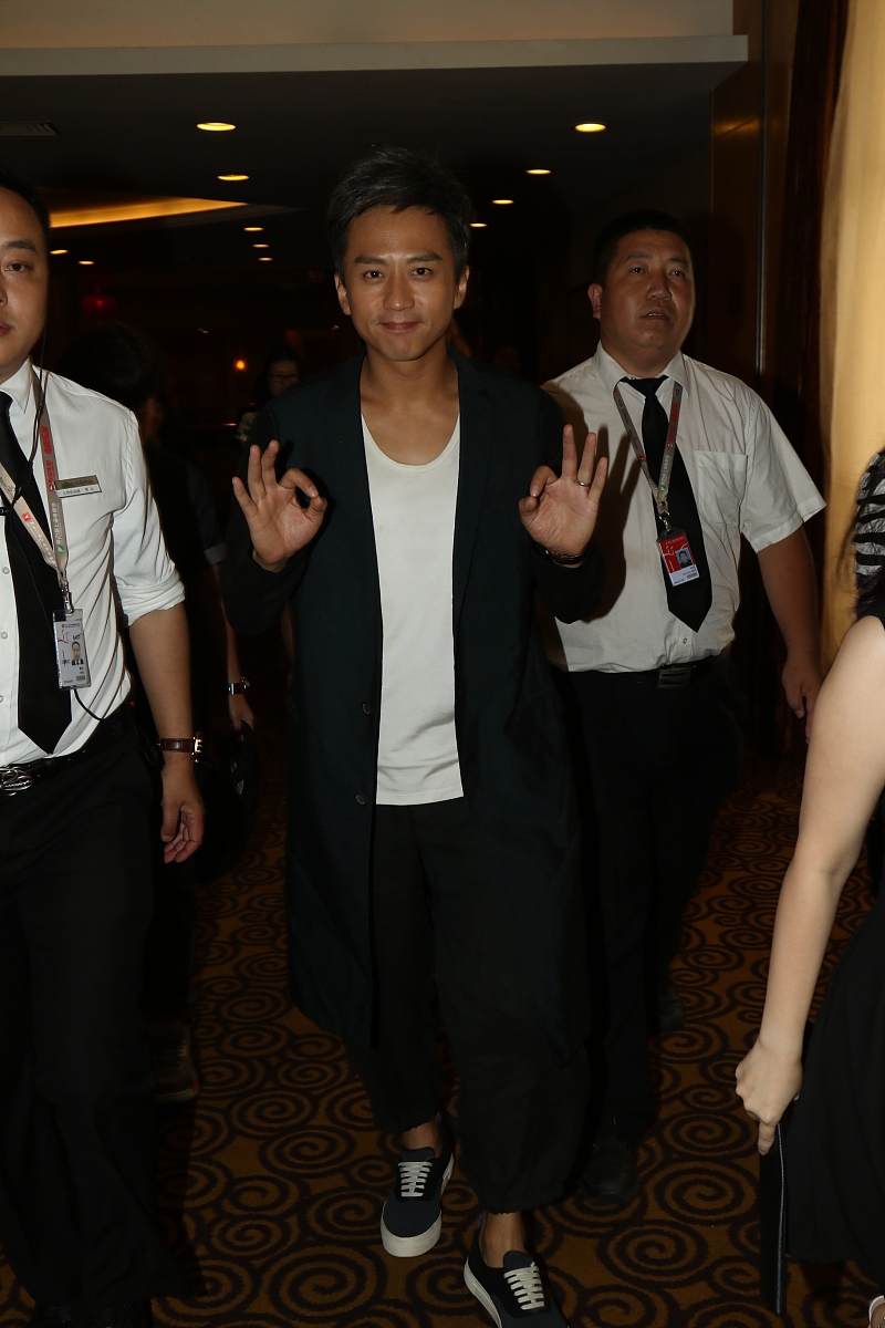 老婆出轨了怎么查？(高智商5个查老婆出轨的技巧)