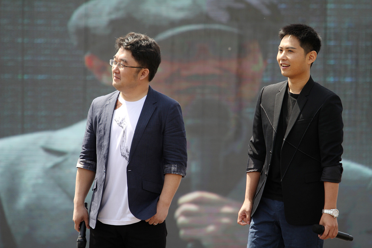 2018年4月7日,武汉,欢乐谷举办《恋与制作人》线下首场全明星见面会.*