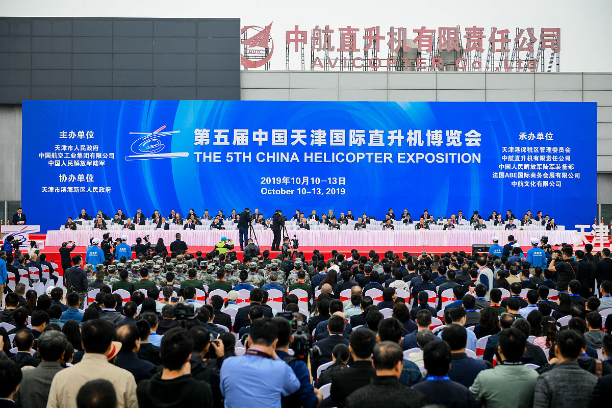 广西按照点、线、面的发展方式在边境地区逐步实行中越两国的跨境劳务合作先在广西东兴开展跨境劳务合作试点后扩大到凭祥综合保税区最后广西三个边境城市崇左、防城港、百色与越南边境四省签订跨境劳务合作协议中越跨境劳务合作全面启动虽取得一定成效但在实践中仍存在着众多问题和挑战。