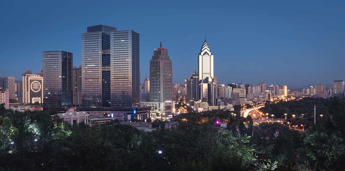 2019年7月6日,新疆维吾尔自治区乌鲁木齐市,红山公园夜景.