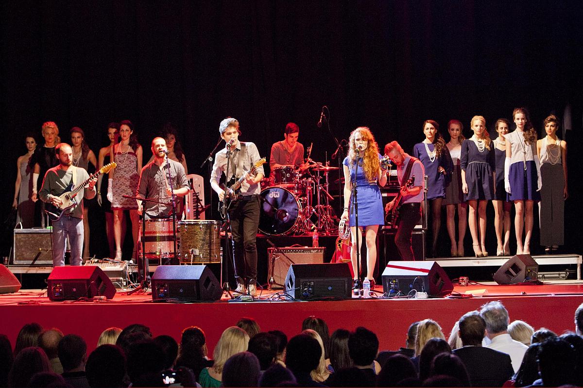 写一份关于音乐剧汉密尔顿的观后感