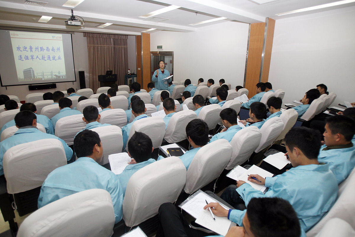 大连商务职业学院港口与航运管理专业课程设置：涵盖港口、航运、物流等领域