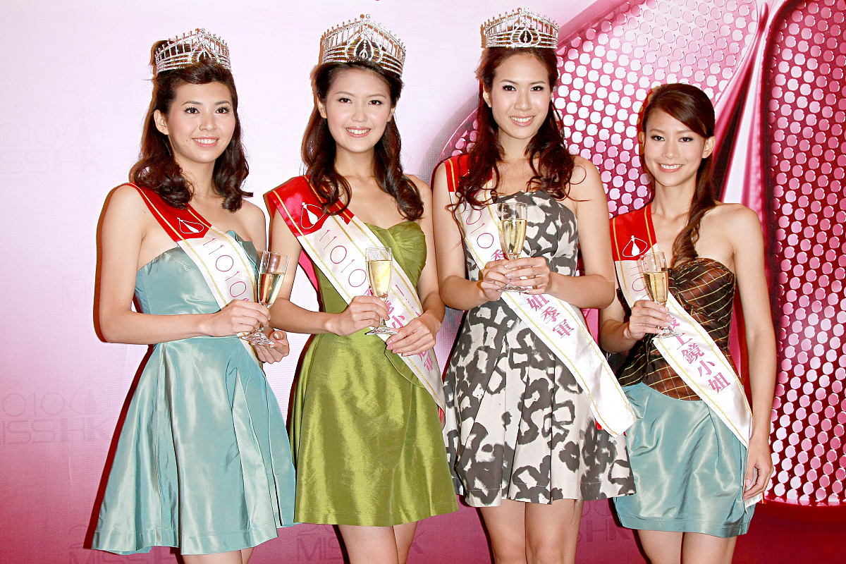 2010年8月2日,香港,tvb举行得奖港姐记者会.***_***+++_+++香港小姐,
