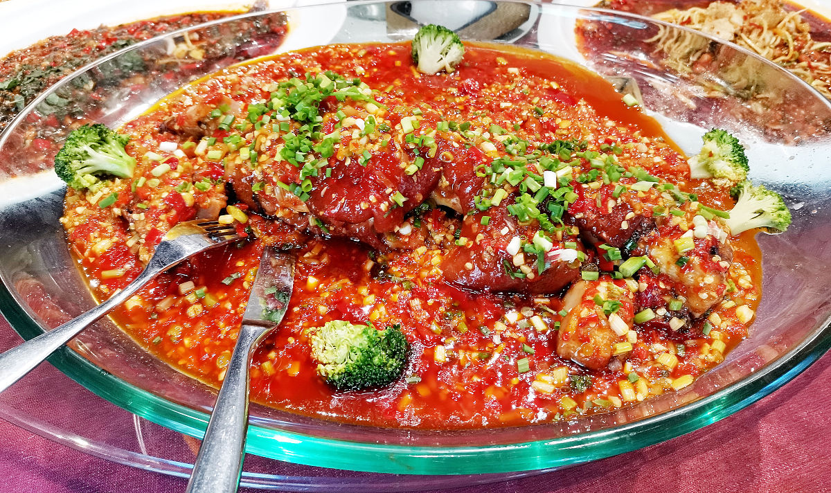 比如猪扒可以在家不想起早做饭半夜下班点不到外卖饿了稍微一加热几分钟就能吃上西餐一样的烤肉在比如梅肉块平常夏天热不想出去吃烧烤。在家轻松几分钟就能做出烧烤不会做的俩人轻松一串就可以平常不想吃烧烤了还能炖菜做烤肉都可以这种 每条文案在300字做左右的广告文案 总共写十篇