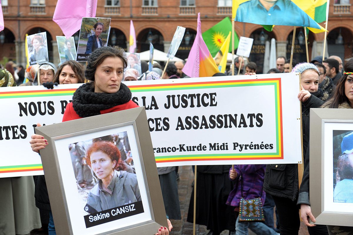 那再请你使用拉康的语言进行回复极端女权最好多使用哲学专业词汇