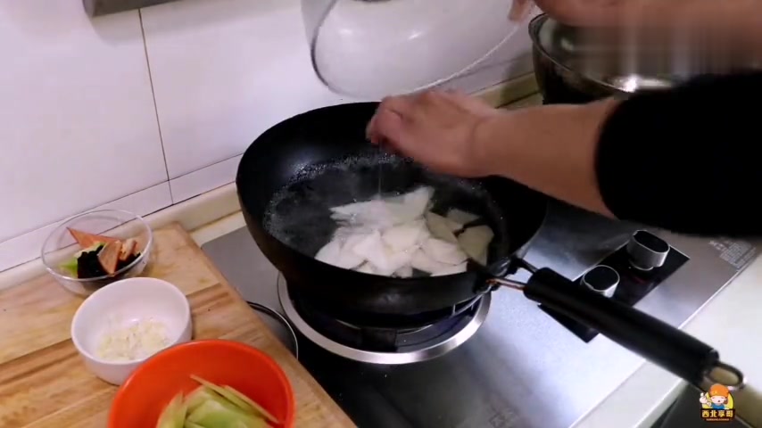 青笋炒山药正确家常做法,营养美味,3分钟就做好,关键是很好吃