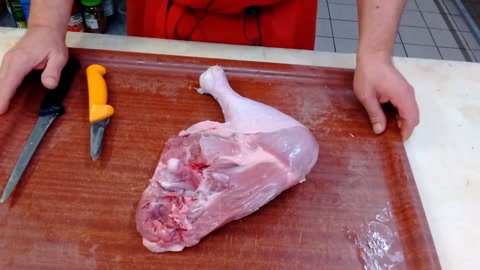 百万年薪的大厨是怎么制作烤火鸡腿的,准备步骤就够忙活半天!