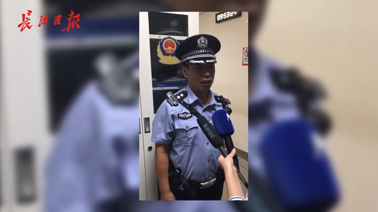 老民警退休前的生日愿望:“退休不离岗,成为军运会安保志愿者”
