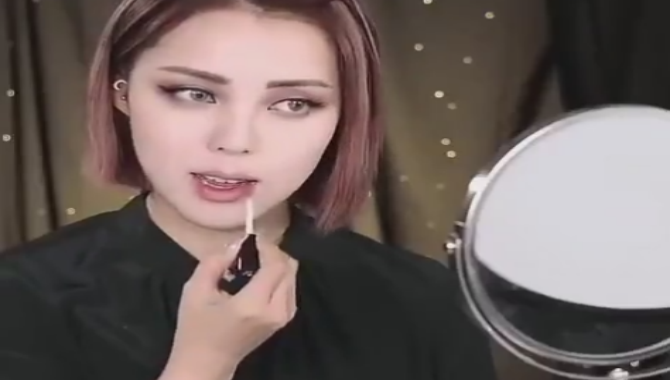 传说中的黑天鹅妆,喜欢这个妆容的女孩子可不少