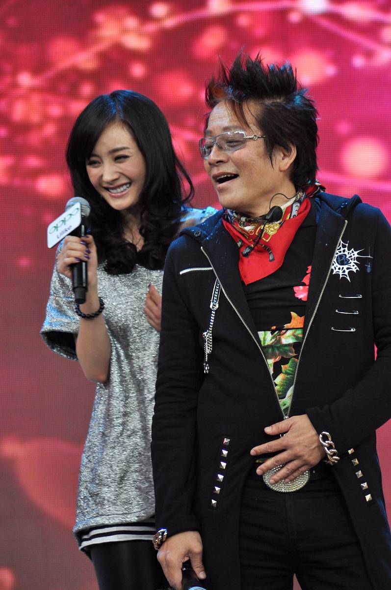 2011年2月28日,杭州,大型娱乐类综艺节目《快乐蓝天下》录制.  ***_**