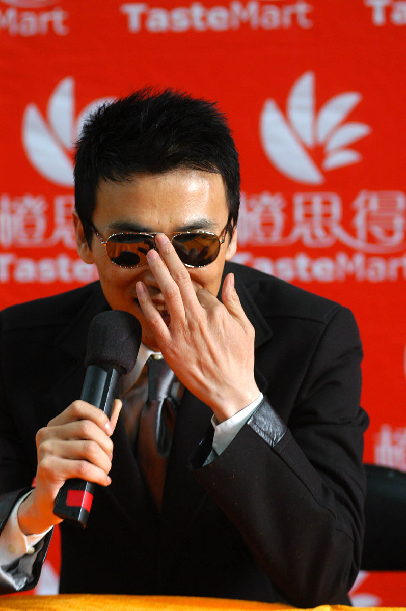 2007年2月14日,"娱乐中国•2006星光大典"新锐导演奖获得者,电视