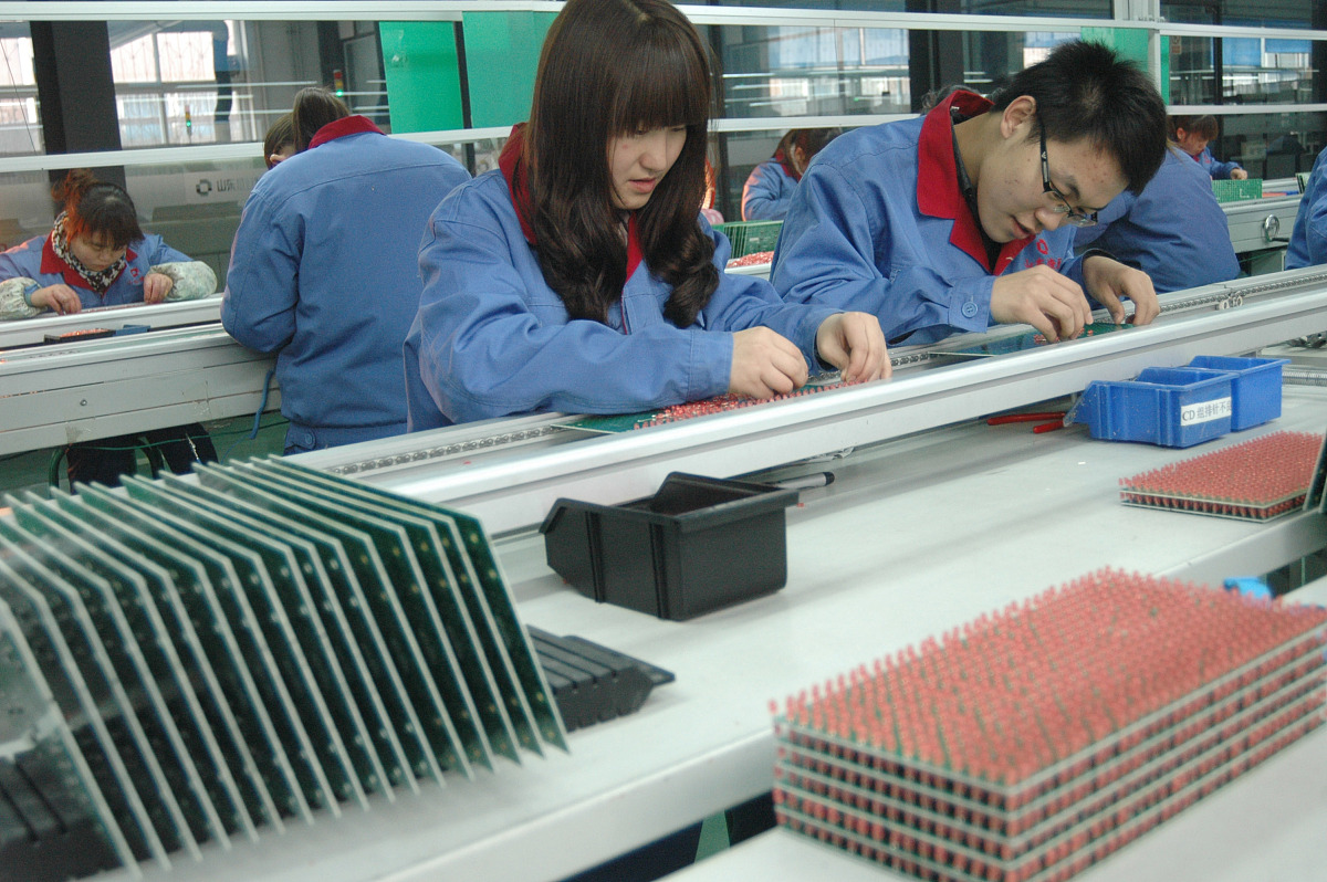 路桥实习生暑期实践：从工程设计到安全管理