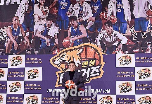2021 年 NBA 总冠军：密尔沃基雄鹿队