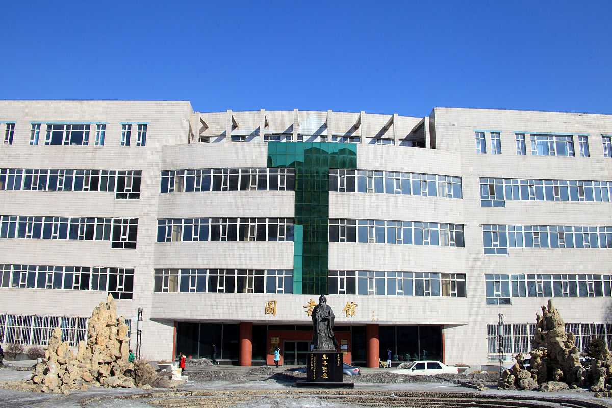 巴音郭楞蒙古自治州卫生学校: 环境优美，教学质量高，就业前景好