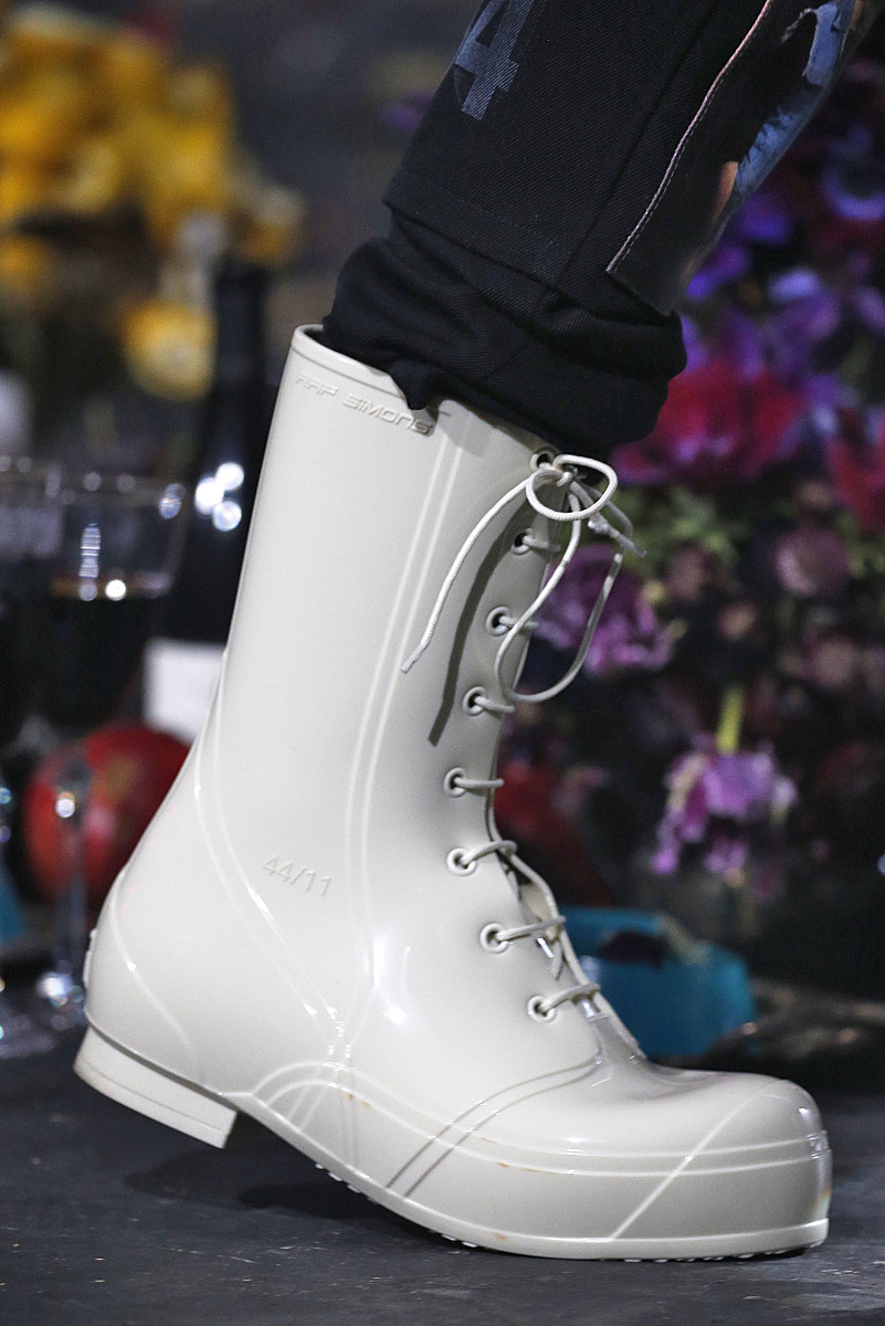 当地时间2018年2月27日,美国纽约,2018秋冬纽约男装周:raf simons 品